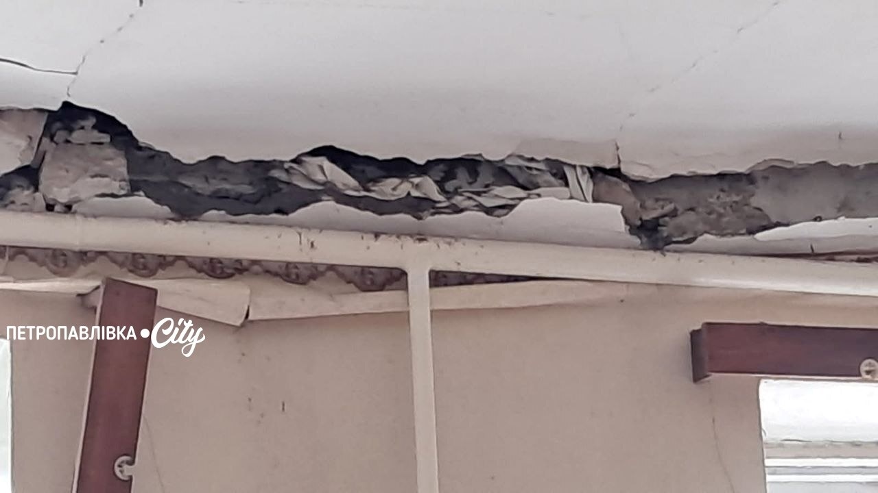 Удар по профтехучилищу та вантажівці: загинула людина під час атаки по Петропавлівській громаді