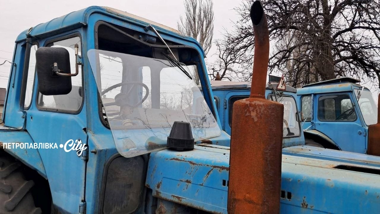 Удар по профтехучилищу та вантажівці: загинула людина під час атаки по Петропавлівській громаді