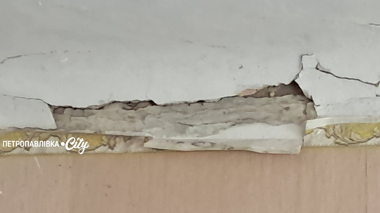 Удар по профтехучилищу та вантажівці: загинула людина під час атаки по Петропавлівській громаді