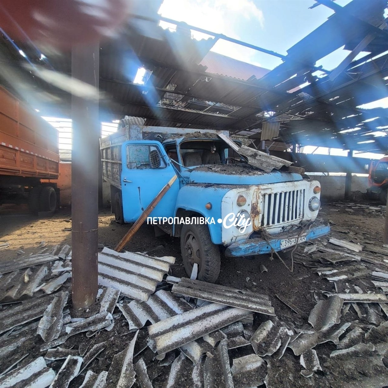 Ворог атакував Петропавлівську та Українську громади: пошкоджені будинки, ферма та інфраструктура