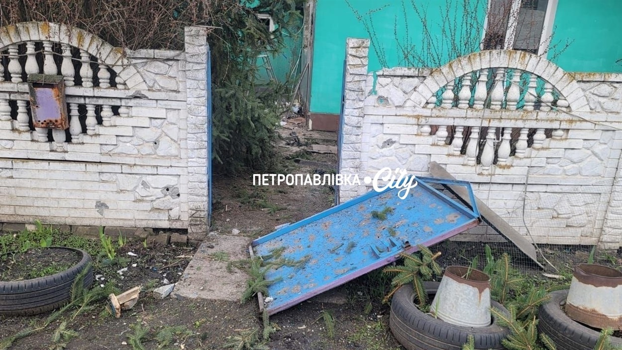 Ворог атакував Петропавлівську та Українську громади: пошкоджені будинки, ферма та інфраструктура