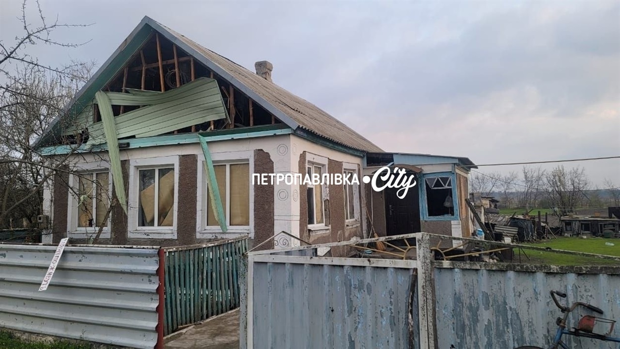 Ворог атакував Петропавлівську та Українську громади: пошкоджені будинки, ферма та інфраструктура