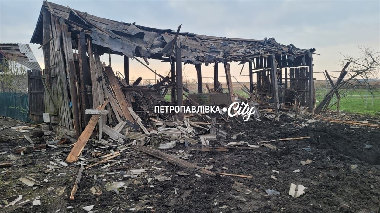Ворог атакував Петропавлівську та Українську громади: пошкоджені будинки, ферма та інфраструктура
