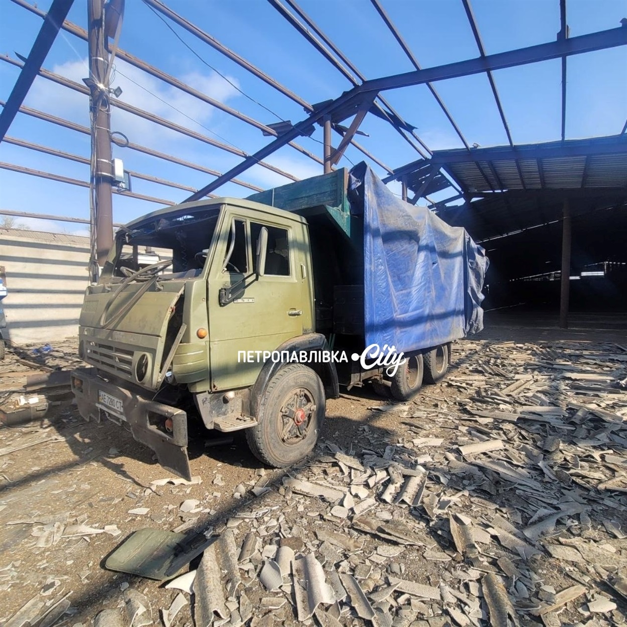 Ворог атакував Петропавлівську та Українську громади: пошкоджені будинки, ферма та інфраструктура