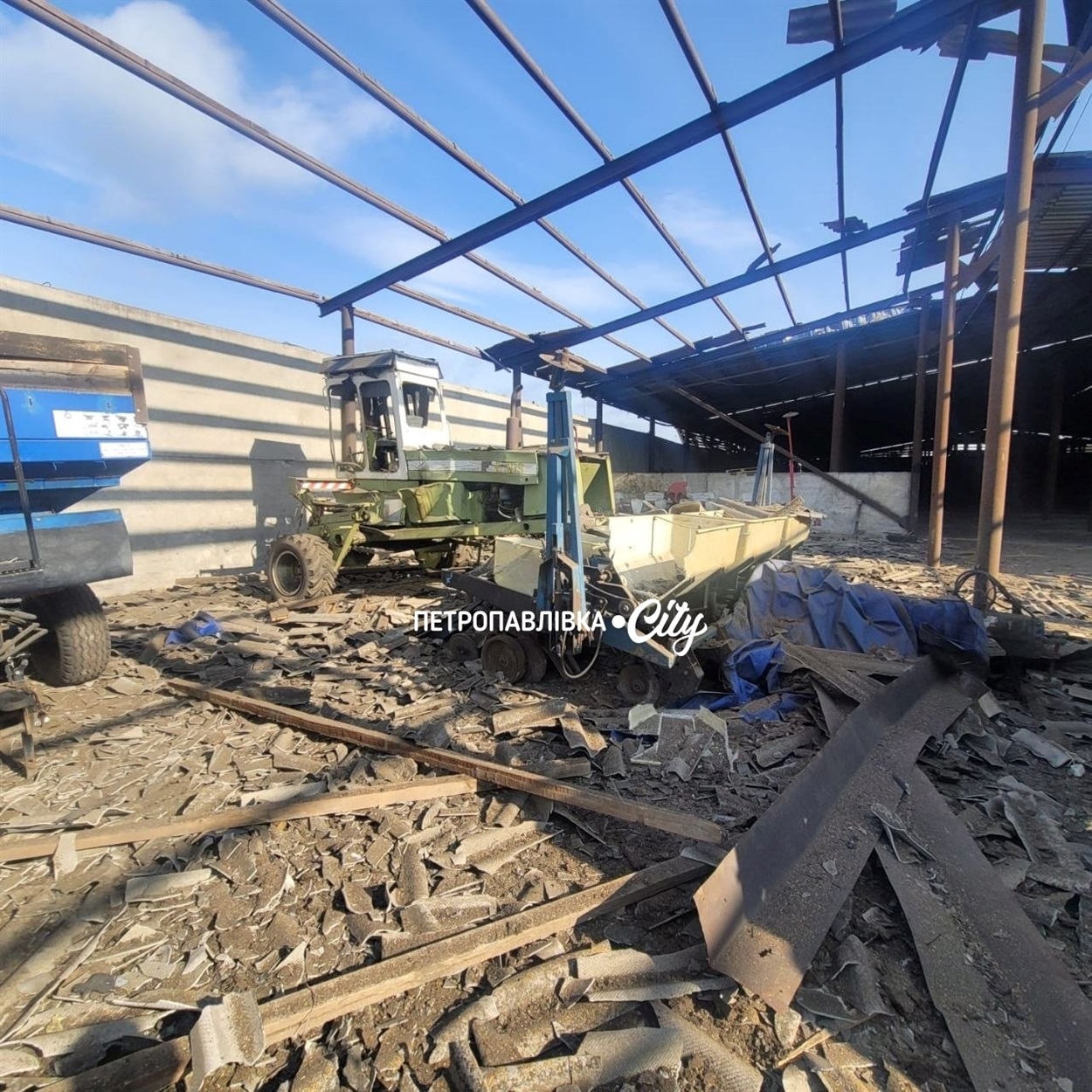 Ворог атакував Петропавлівську та Українську громади: пошкоджені будинки, ферма та інфраструктура