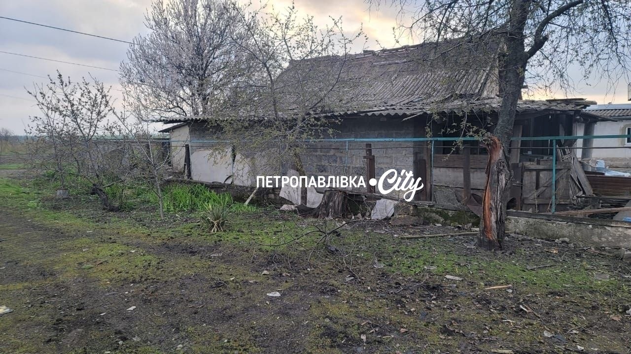 Ворог атакував Петропавлівську та Українську громади: пошкоджені будинки, ферма та інфраструктура