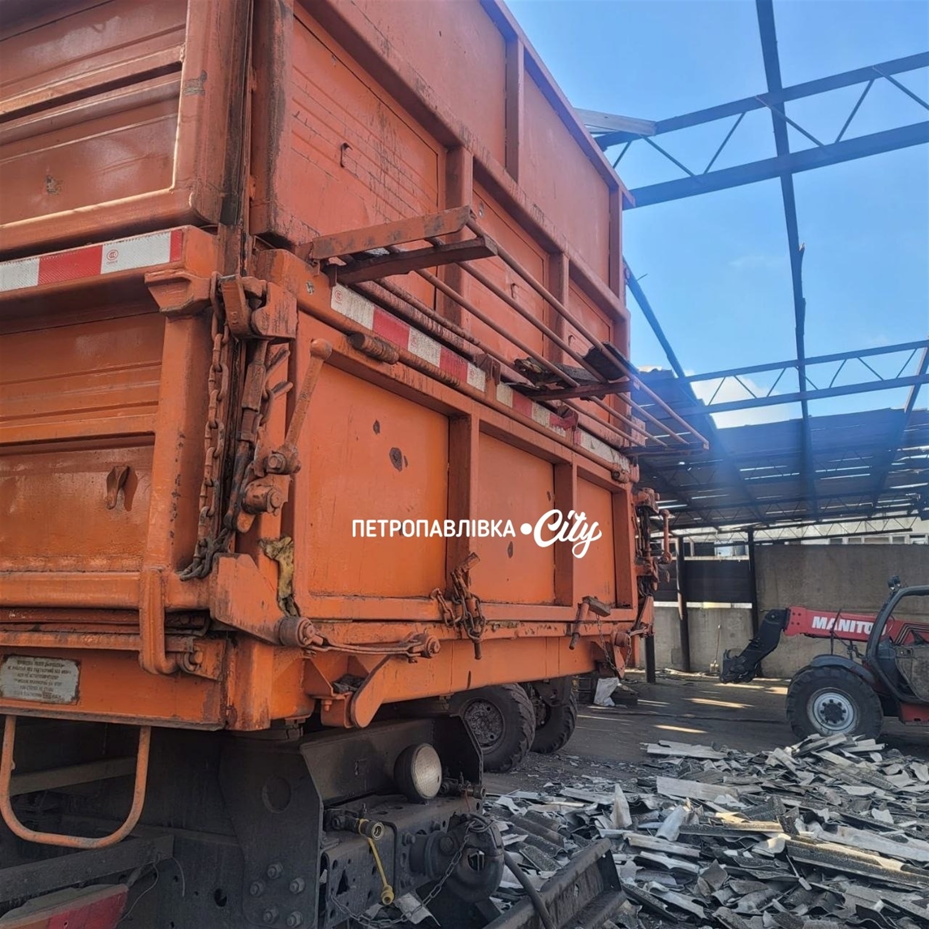 Ворог атакував Петропавлівську та Українську громади: пошкоджені будинки, ферма та інфраструктура