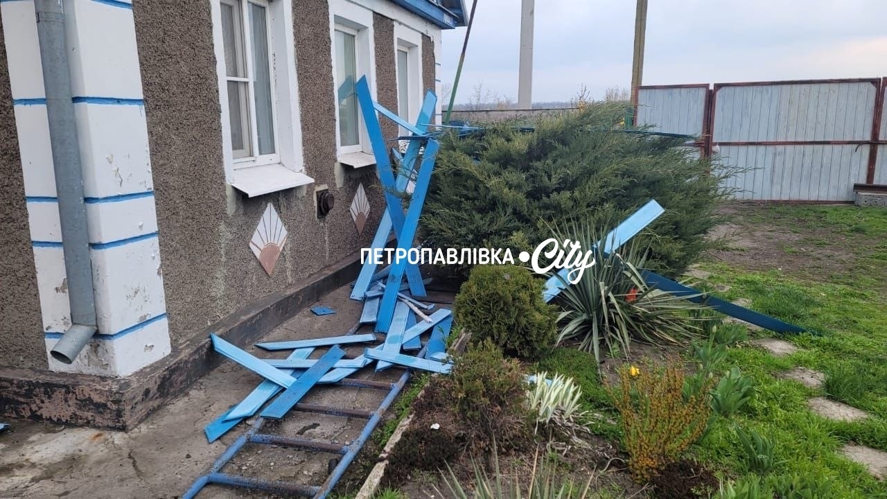 Ворог атакував Петропавлівську та Українську громади: пошкоджені будинки, ферма та інфраструктура