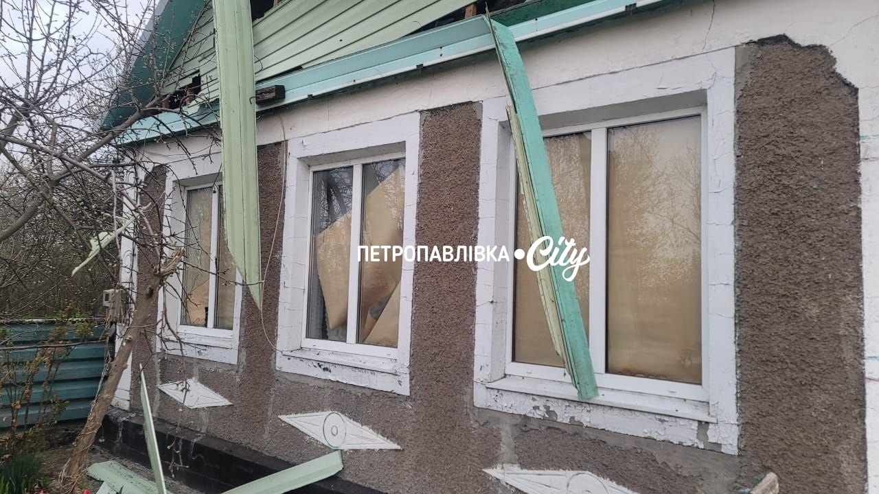 Ворог атакував Петропавлівську та Українську громади: пошкоджені будинки, ферма та інфраструктура