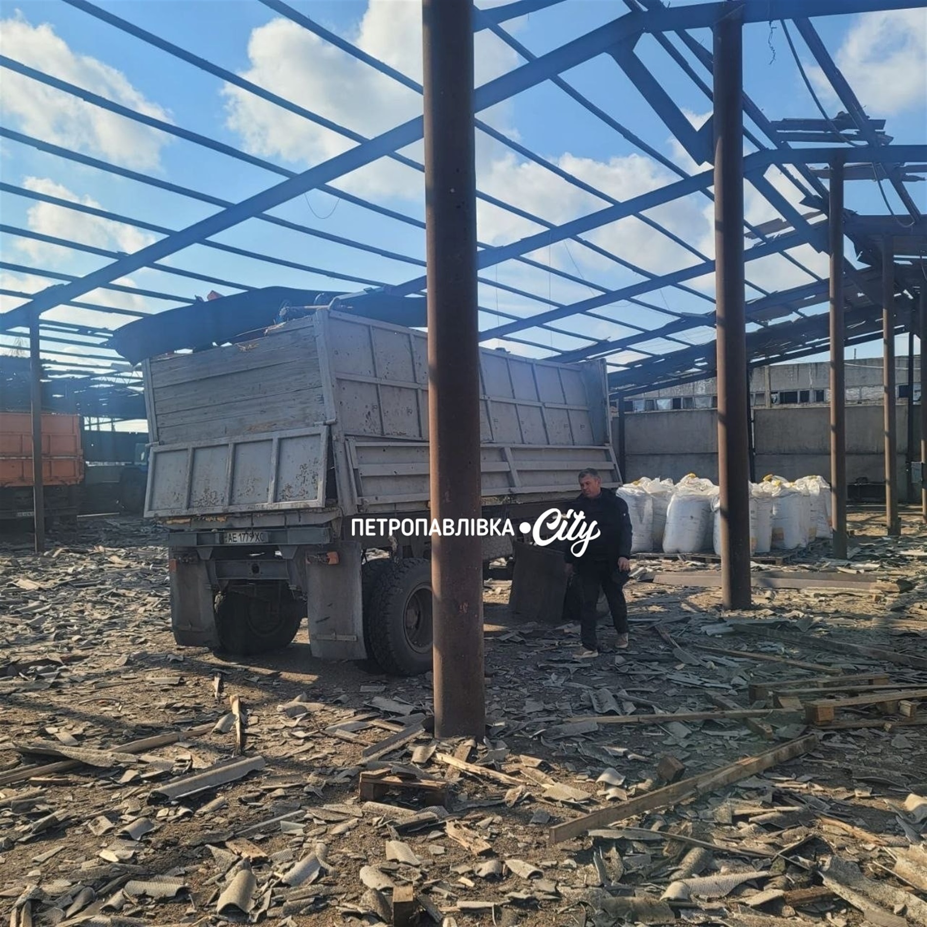 Ворог атакував Петропавлівську та Українську громади: пошкоджені будинки, ферма та інфраструктура