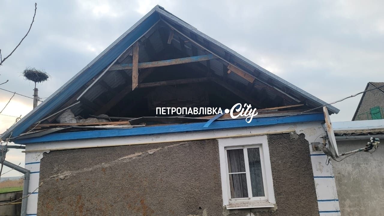 Ворог атакував Петропавлівську та Українську громади: пошкоджені будинки, ферма та інфраструктура