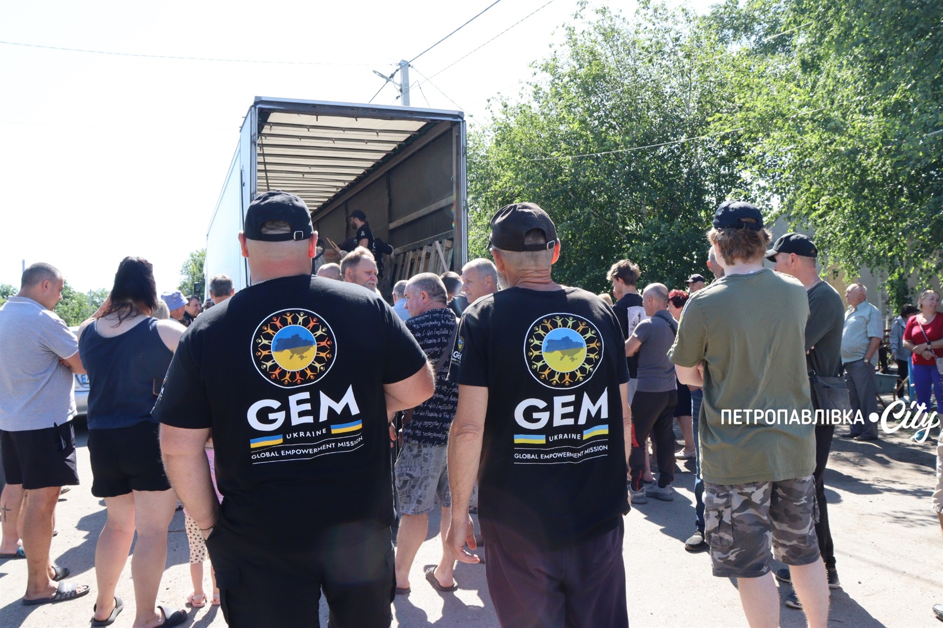 Гуманітарна місія GEM доставила допомогу у села Самарське та селище Українське (ВІДЕО)