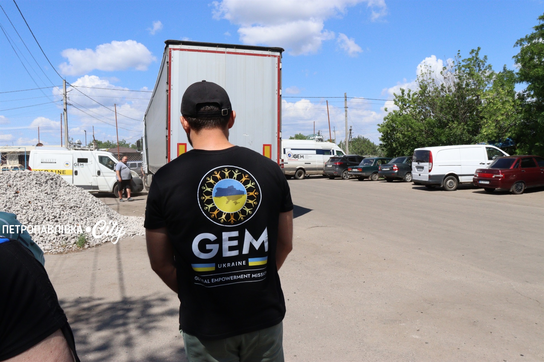 Гуманітарна місія GEM доставила допомогу у села Самарське та селище Українське (ВІДЕО)