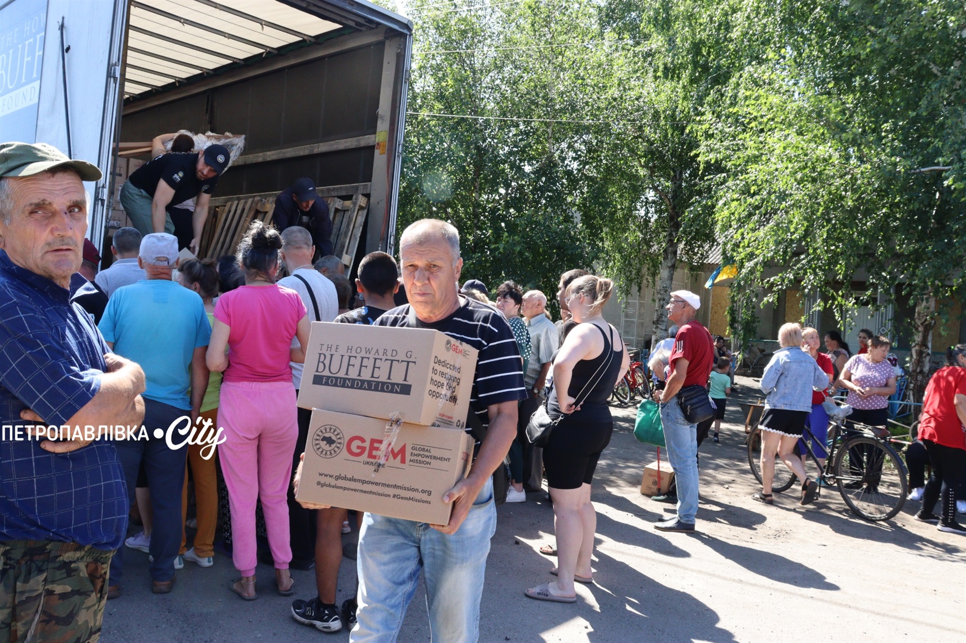 Гуманітарна місія GEM доставила допомогу у села Самарське та селище Українське (ВІДЕО)