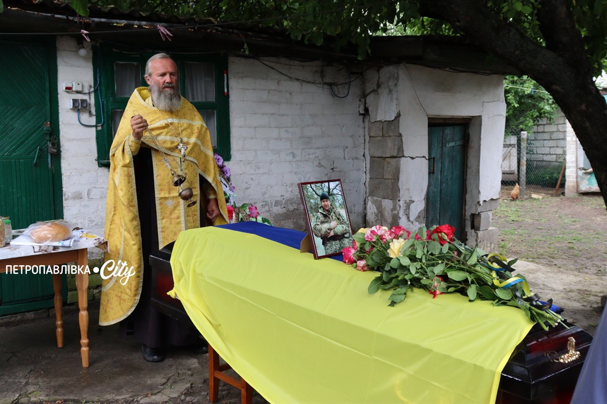 «Ми до останнього вірили, що він живий»: на щиті Шмирьов Роман з Донеччини (ВІДЕО)