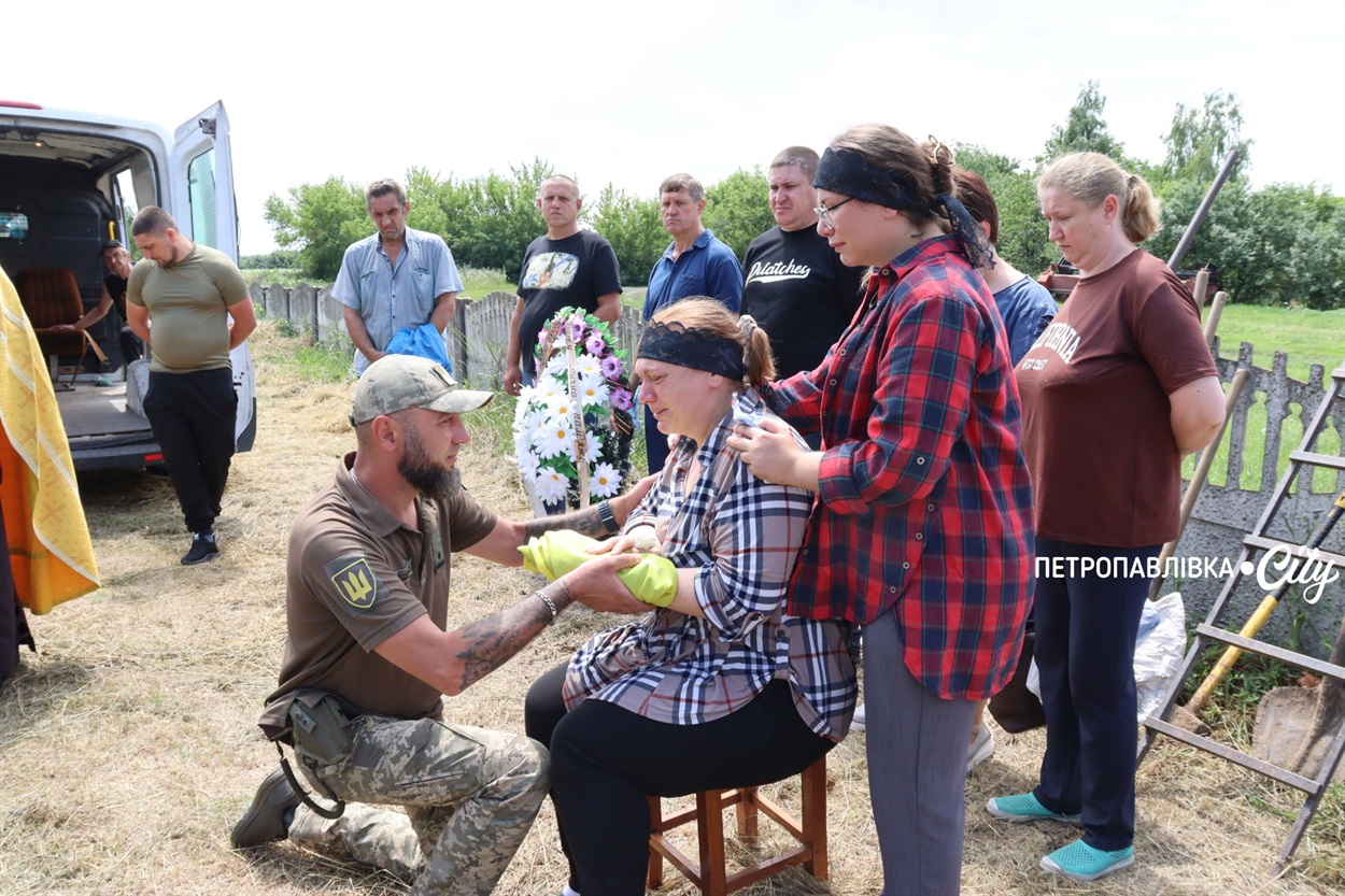 «Ми до останнього вірили, що він живий»: на щиті Шмирьов Роман з Донеччини (ВІДЕО)