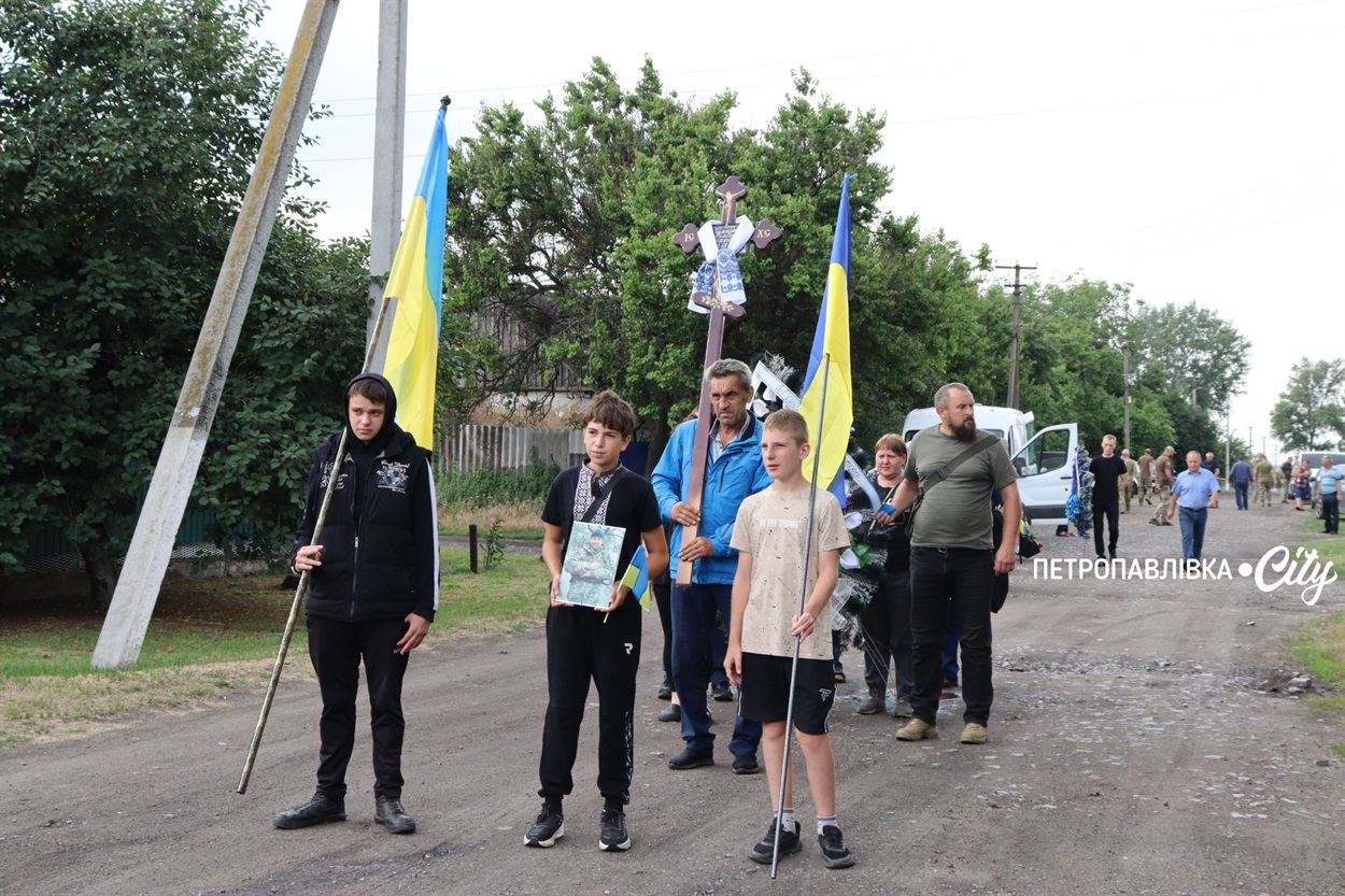 «Ми до останнього вірили, що він живий»: на щиті Шмирьов Роман з Донеччини (ВІДЕО)