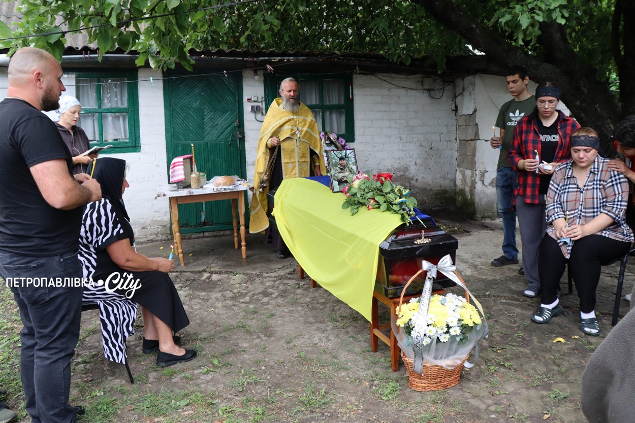 «Ми до останнього вірили, що він живий»: на щиті Шмирьов Роман з Донеччини (ВІДЕО)