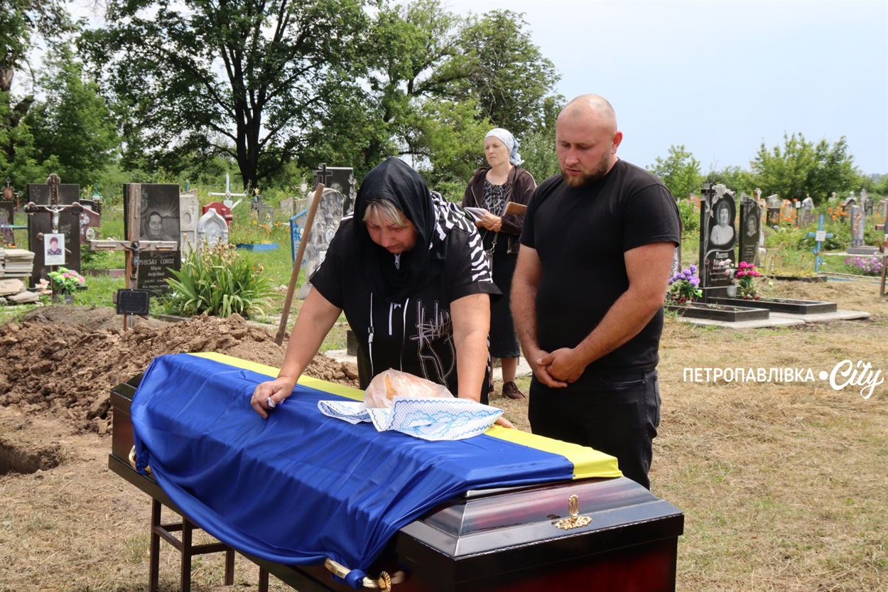 «Ми до останнього вірили, що він живий»: на щиті Шмирьов Роман з Донеччини (ВІДЕО)