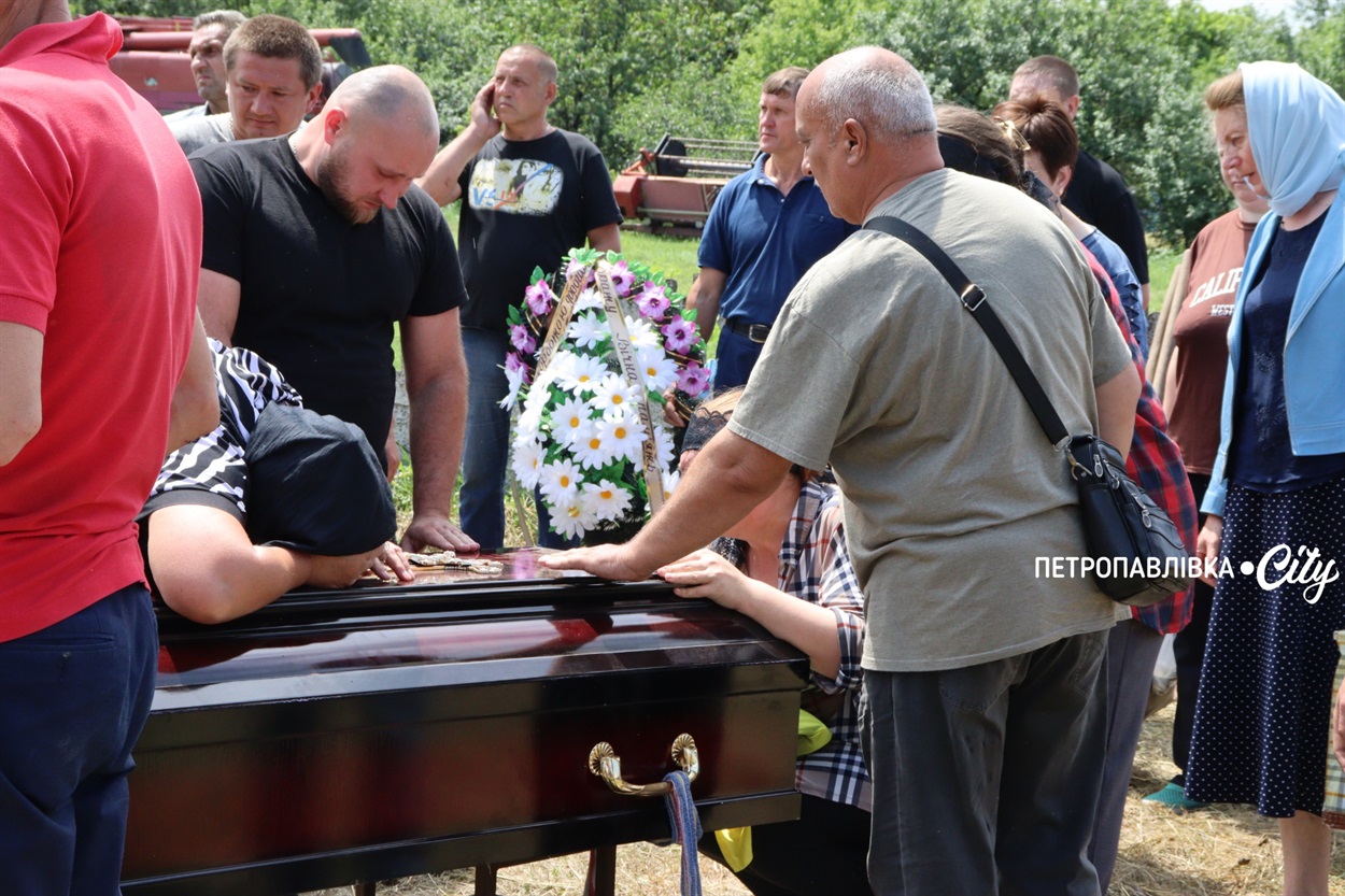 «Ми до останнього вірили, що він живий»: на щиті Шмирьов Роман з Донеччини (ВІДЕО)