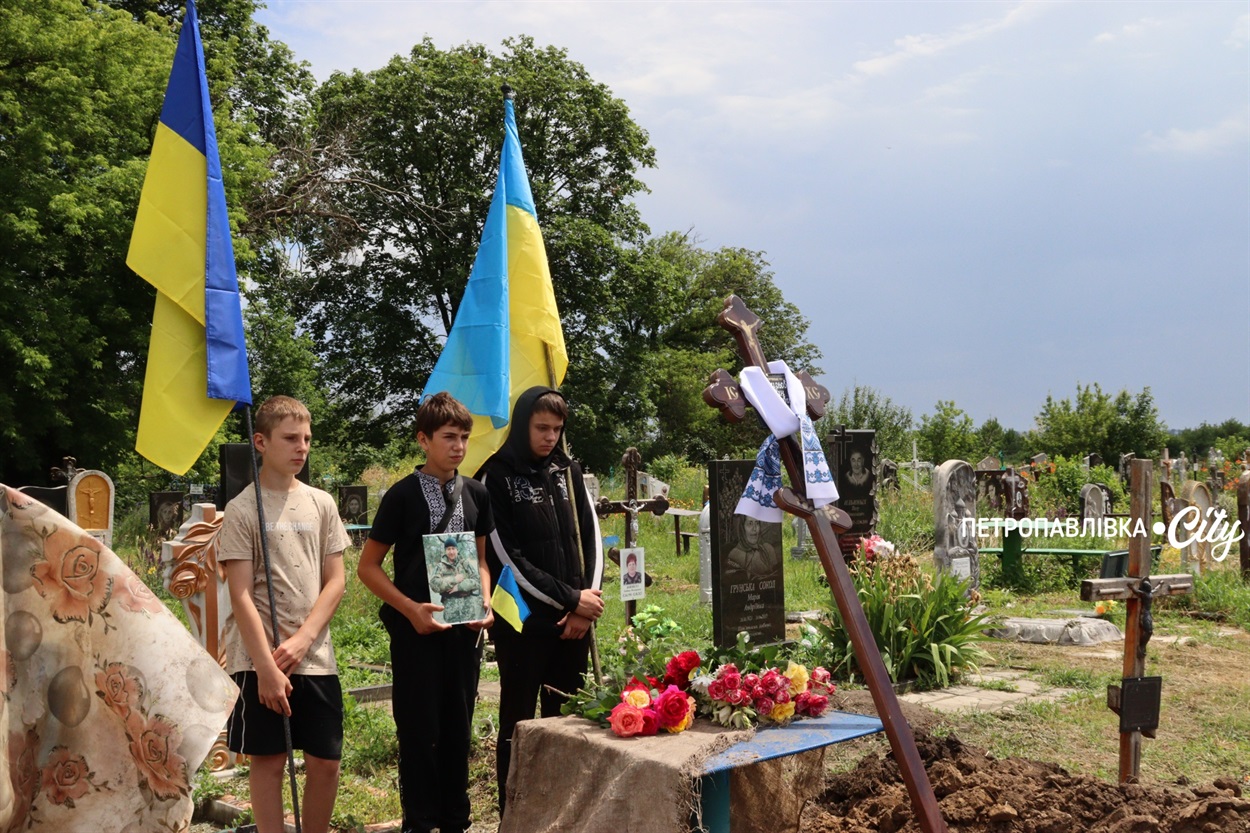 «Ми до останнього вірили, що він живий»: на щиті Шмирьов Роман з Донеччини (ВІДЕО)