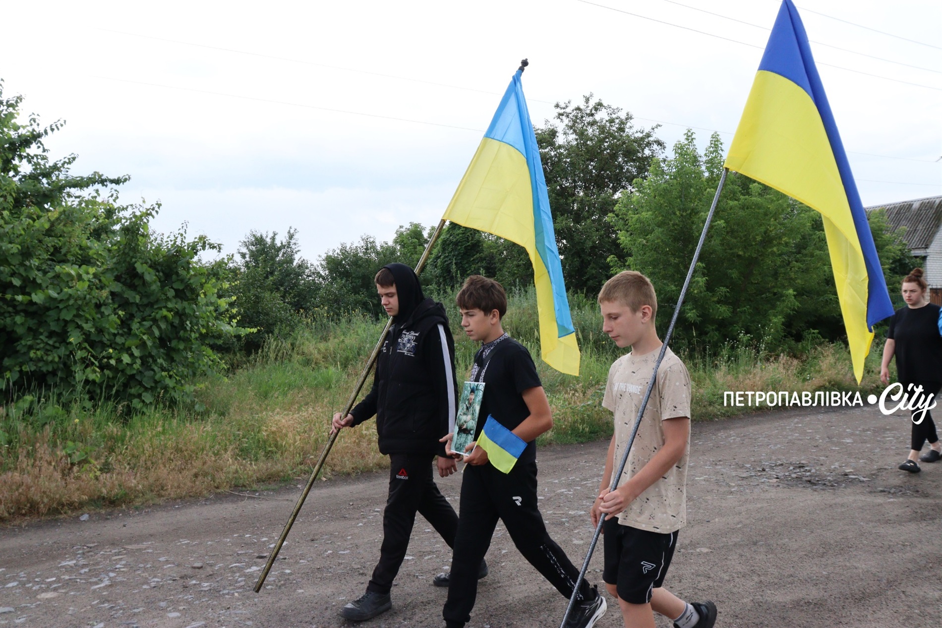 «Ми до останнього вірили, що він живий»: на щиті Шмирьов Роман з Донеччини (ВІДЕО)