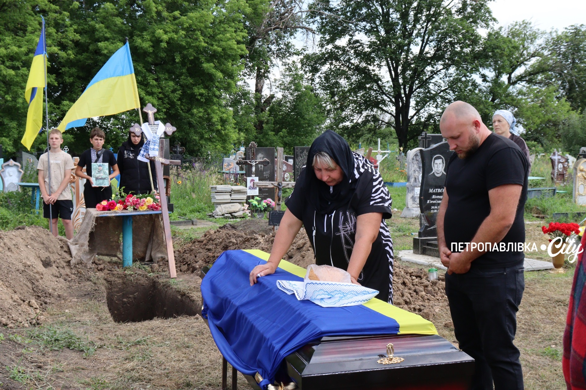 «Ми до останнього вірили, що він живий»: на щиті Шмирьов Роман з Донеччини (ВІДЕО)