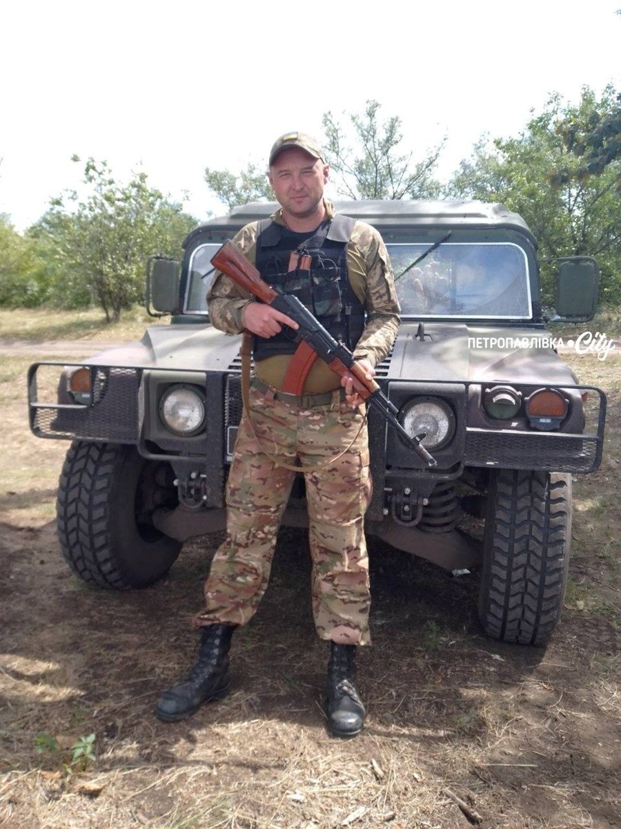 На щиті: у селі Хороше в останню путь провели Героя України Юрія Гопку (ВІДЕО)