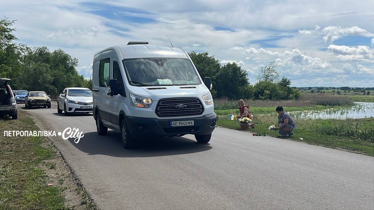 На щиті: у селі Хороше в останню путь провели Героя України Юрія Гопку (ВІДЕО)