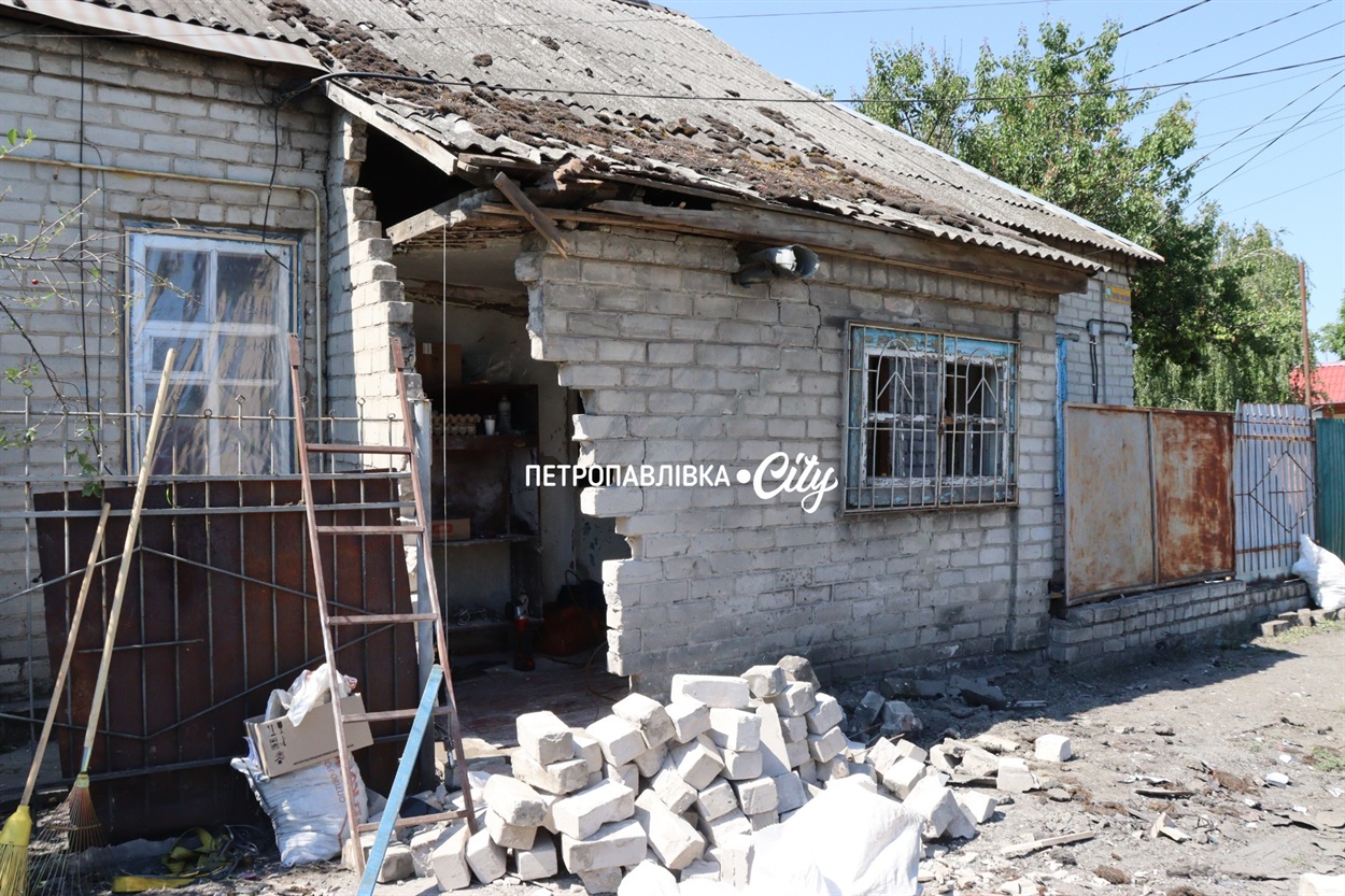Ворожі дрони та КАБи атакували Росішки, Петропавлівку та Богинівку: загинула дитина