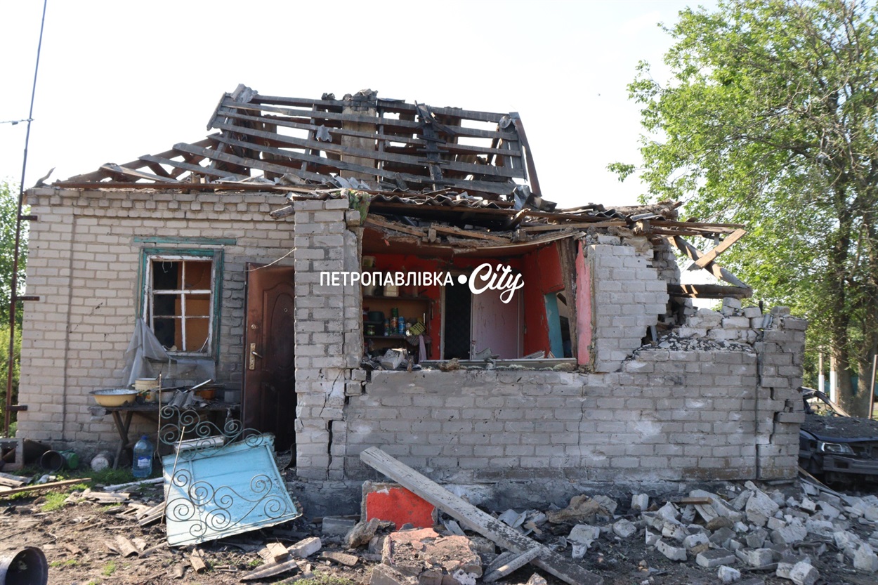 Ворожі дрони та КАБи атакували Росішки, Петропавлівку та Богинівку: загинула дитина