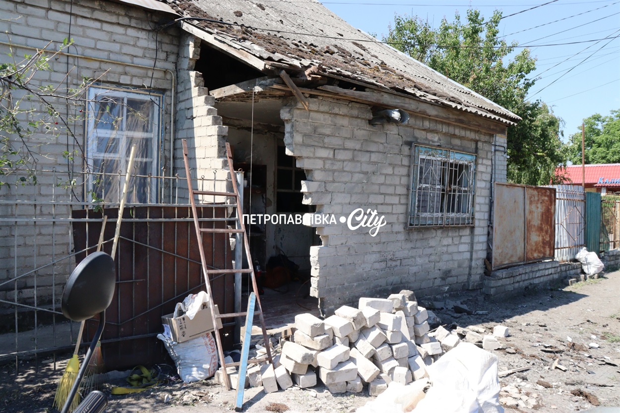 Ворожі дрони та КАБи атакували Росішки, Петропавлівку та Богинівку: загинула дитина