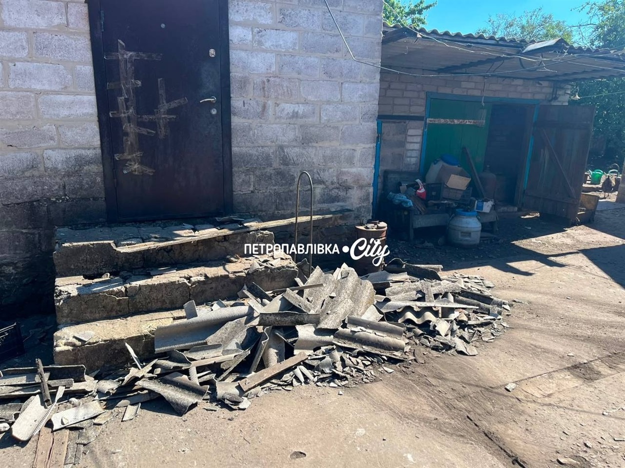 Ворожі дрони та КАБи атакували Росішки, Петропавлівку та Богинівку: загинула дитина