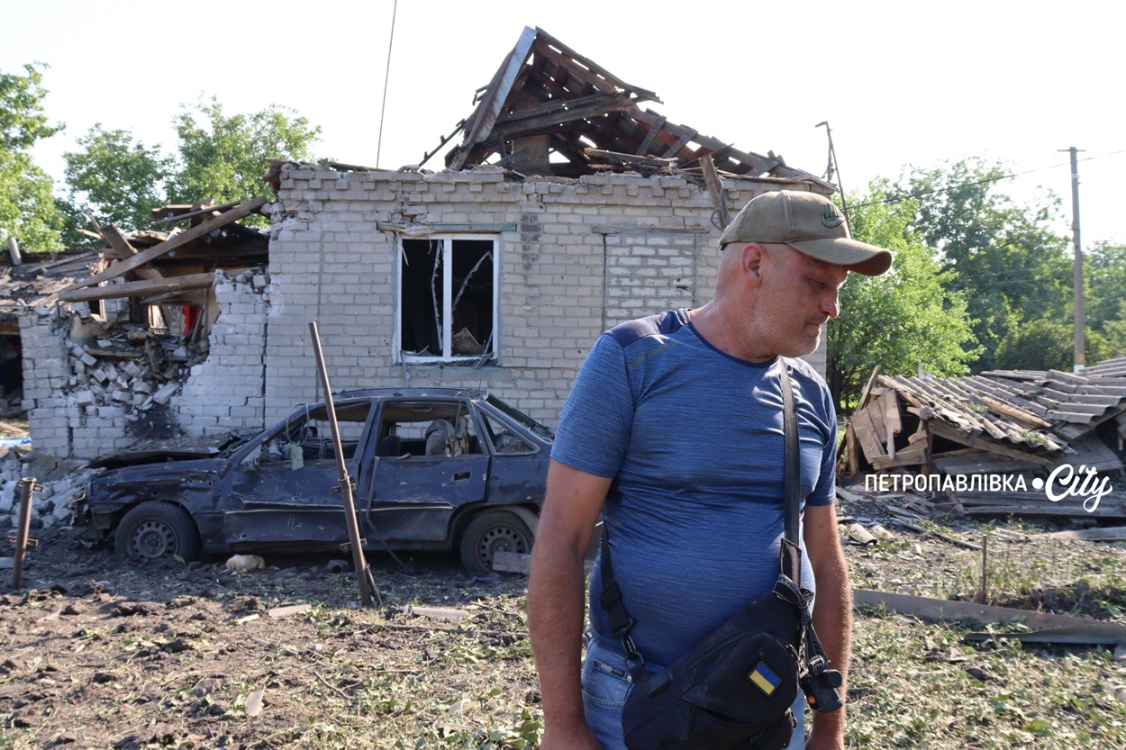 «Як тепер жити?..» У селі Шевченка російські КАБи вбили семирічну Вероніку та знищили будинки мирних