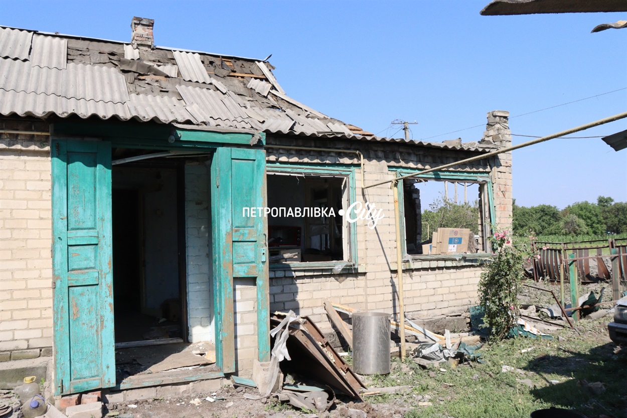 «Як тепер жити?..» У селі Шевченка російські КАБи вбили семирічну Вероніку та знищили будинки мирних