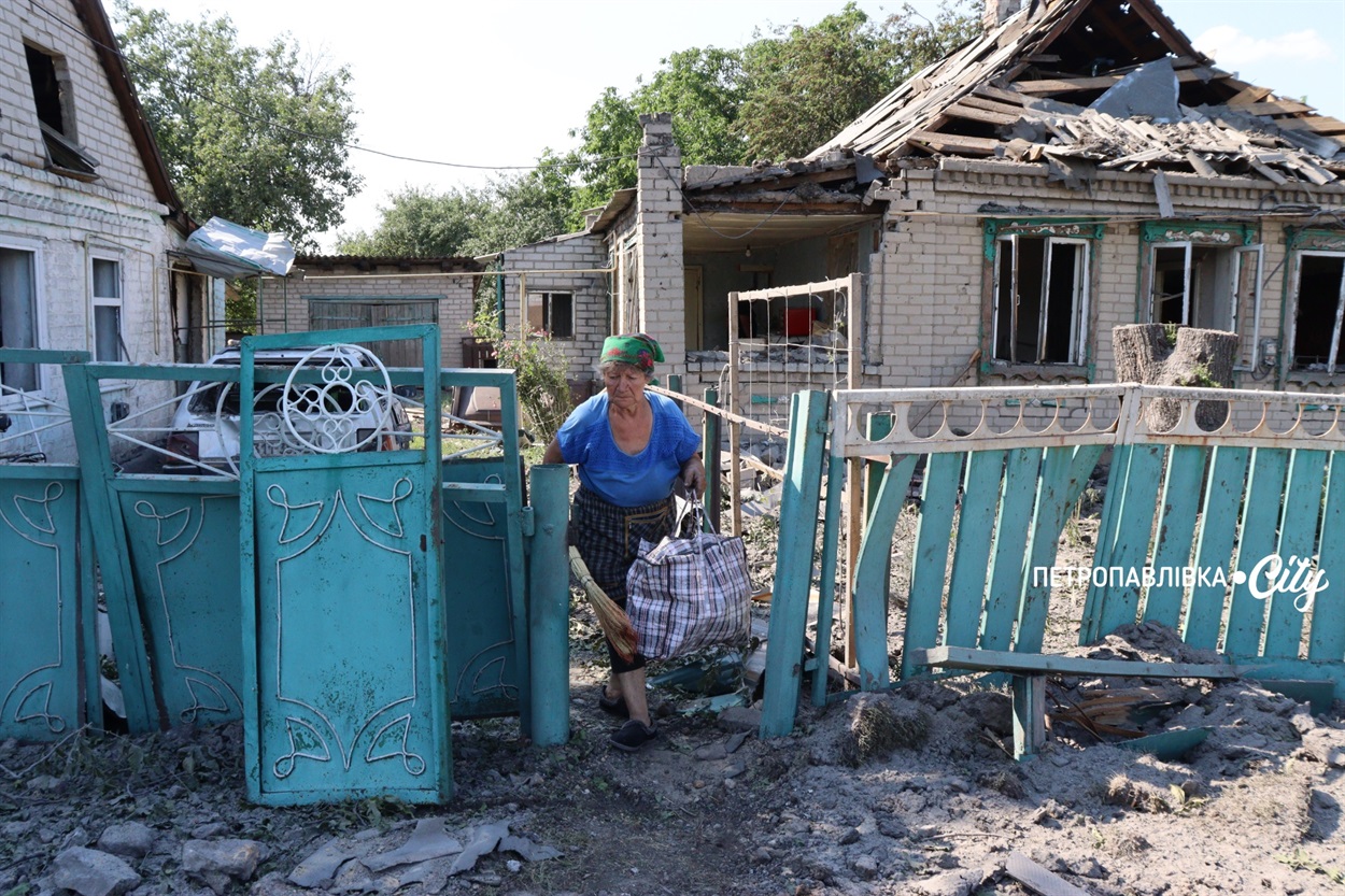 «Як тепер жити?..» У селі Шевченка російські КАБи вбили семирічну Вероніку та знищили будинки мирних