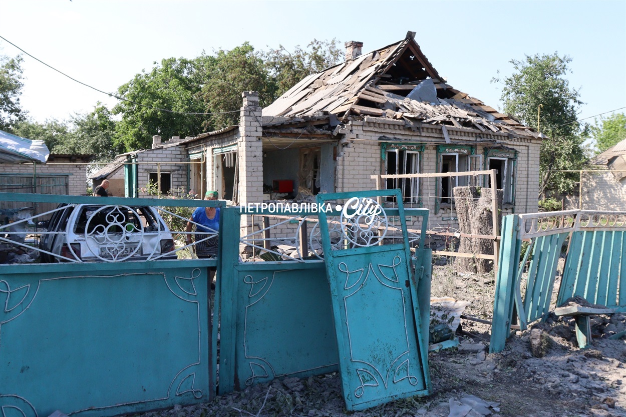 «Як тепер жити?..» У селі Шевченка російські КАБи вбили семирічну Вероніку та знищили будинки мирних