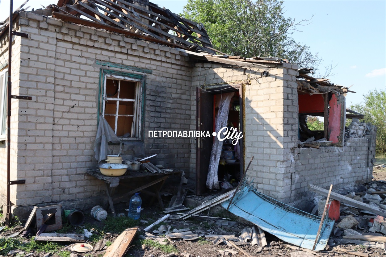 «Як тепер жити?..» У селі Шевченка російські КАБи вбили семирічну Вероніку та знищили будинки мирних