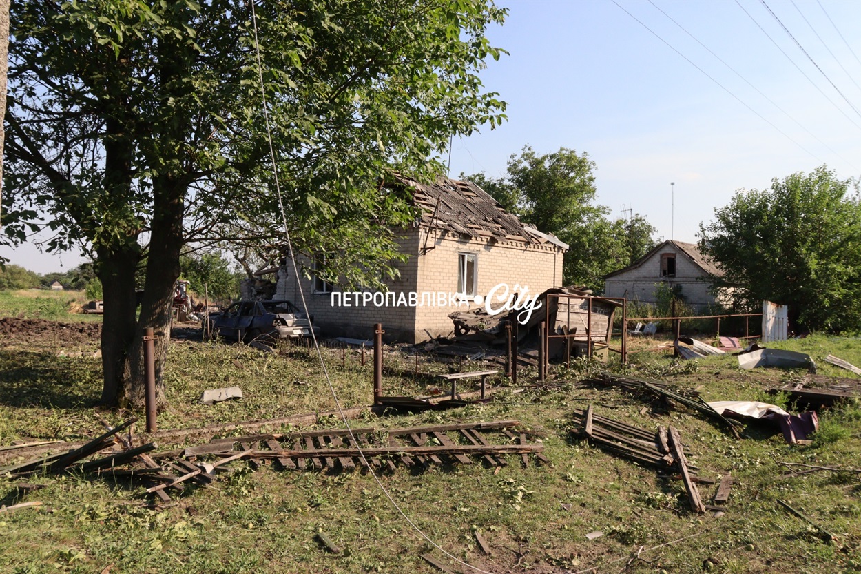 «Як тепер жити?..» У селі Шевченка російські КАБи вбили семирічну Вероніку та знищили будинки мирних
