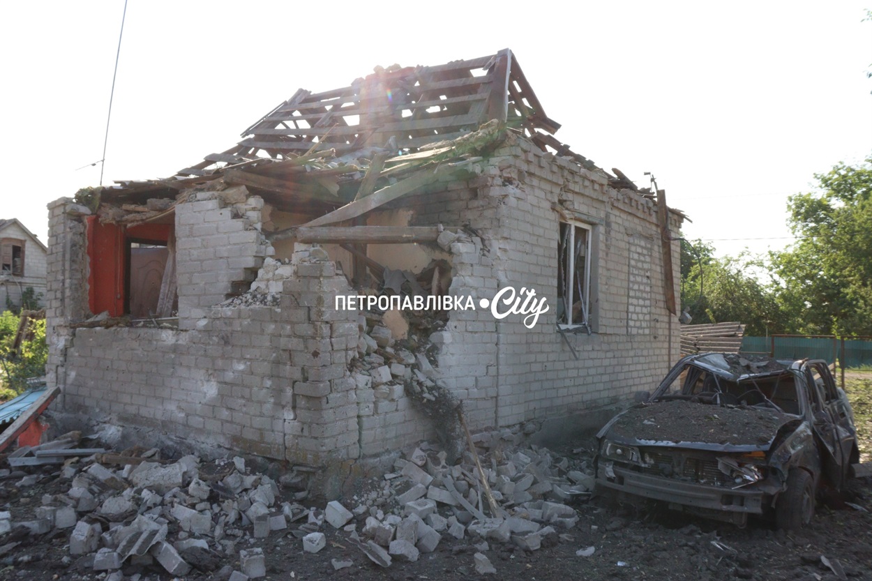 «Як тепер жити?..» У селі Шевченка російські КАБи вбили семирічну Вероніку та знищили будинки мирних