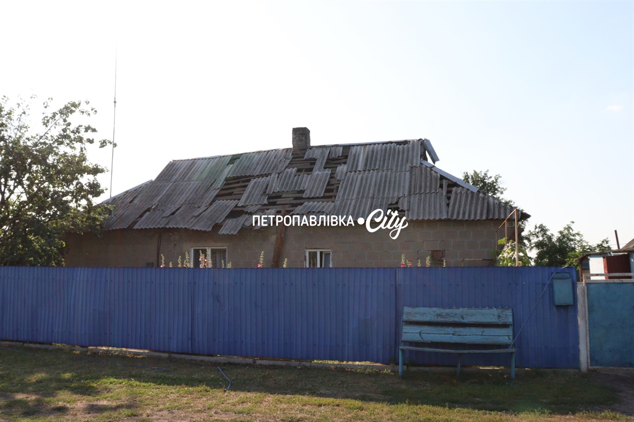 «Як тепер жити?..» У селі Шевченка російські КАБи вбили семирічну Вероніку та знищили будинки мирних