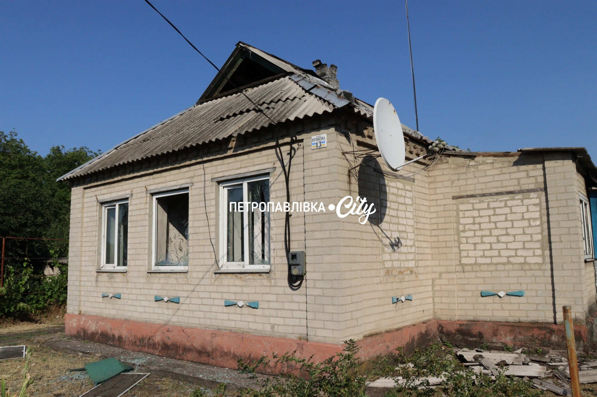«Як тепер жити?..» У селі Шевченка російські КАБи вбили семирічну Вероніку та знищили будинки мирних