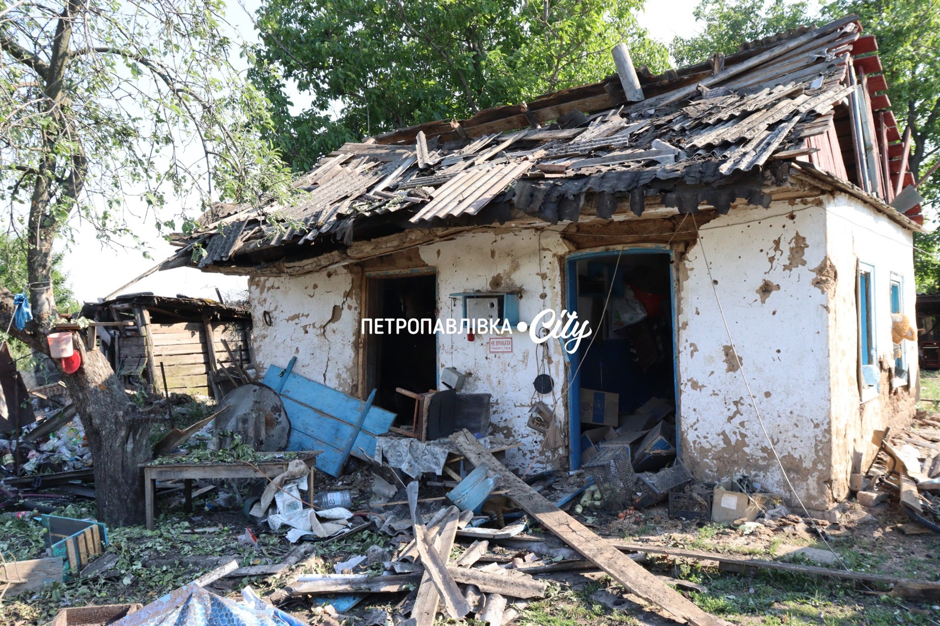 «Як тепер жити?..» У селі Шевченка російські КАБи вбили семирічну Вероніку та знищили будинки мирних