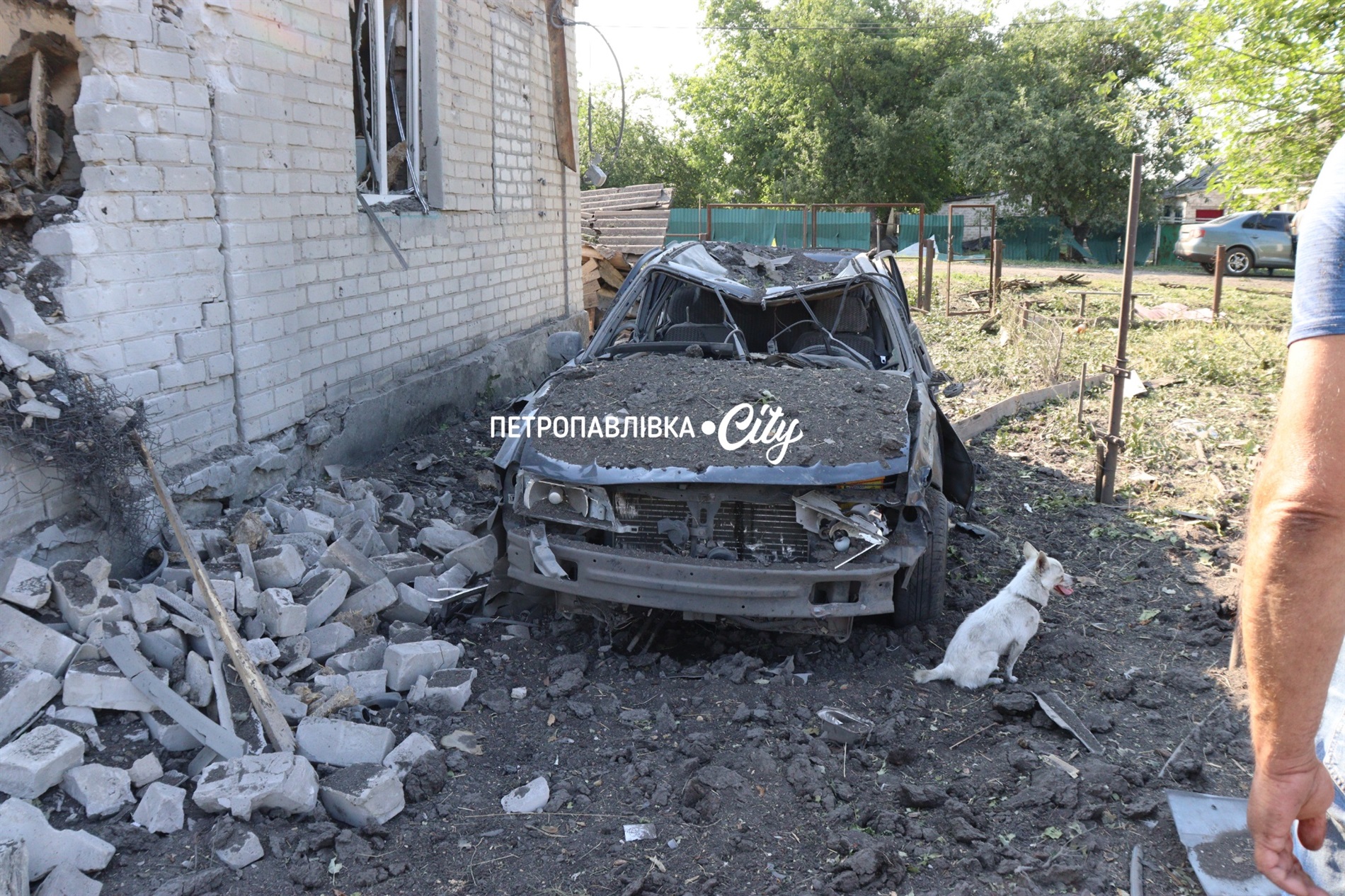 «Як тепер жити?..» У селі Шевченка російські КАБи вбили семирічну Вероніку та знищили будинки мирних