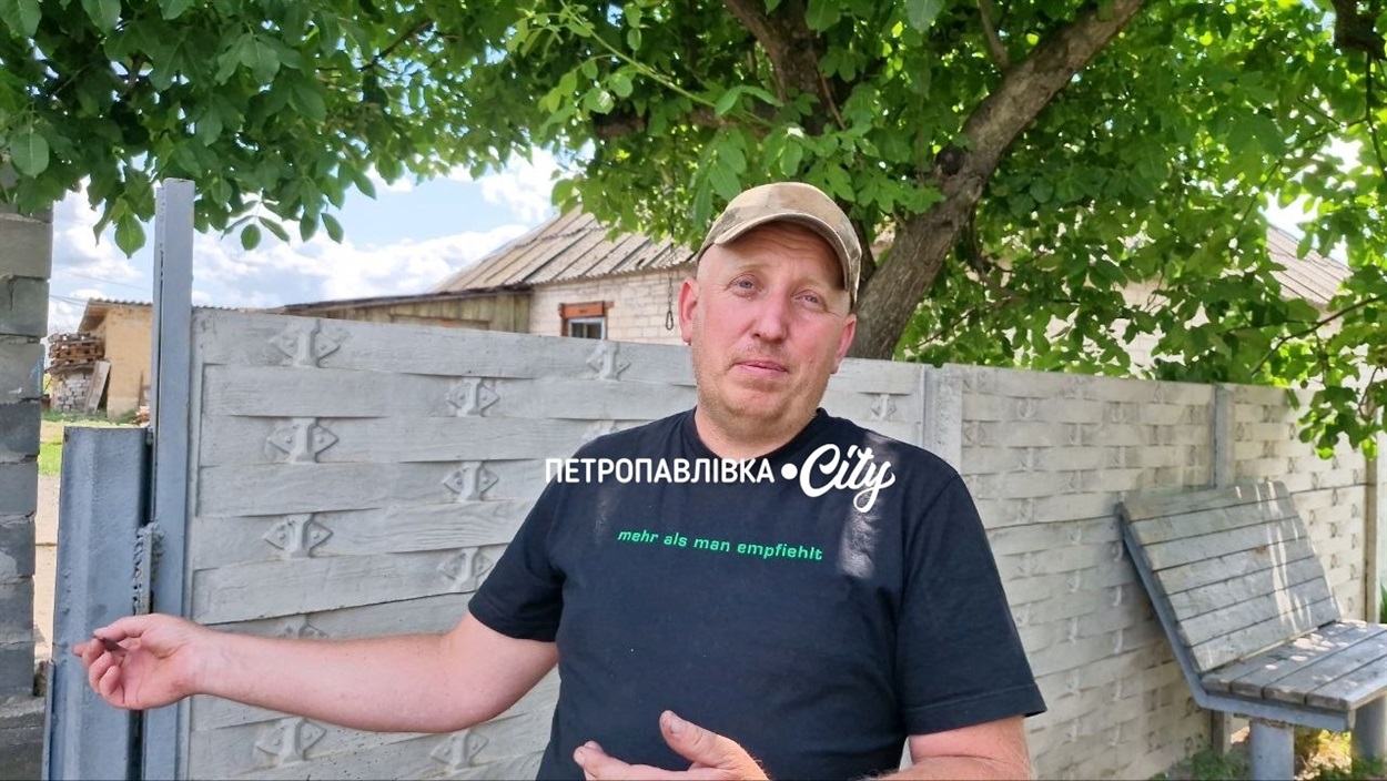 У Дмитрівці ворожа "Герань" впала посеред житлової вулиці: згоріли автомобілі, пошкоджено будинки