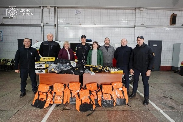 Допомога для столичних рятувальників від Rotary Club Kyiv-Sophia та Hollen Foundation