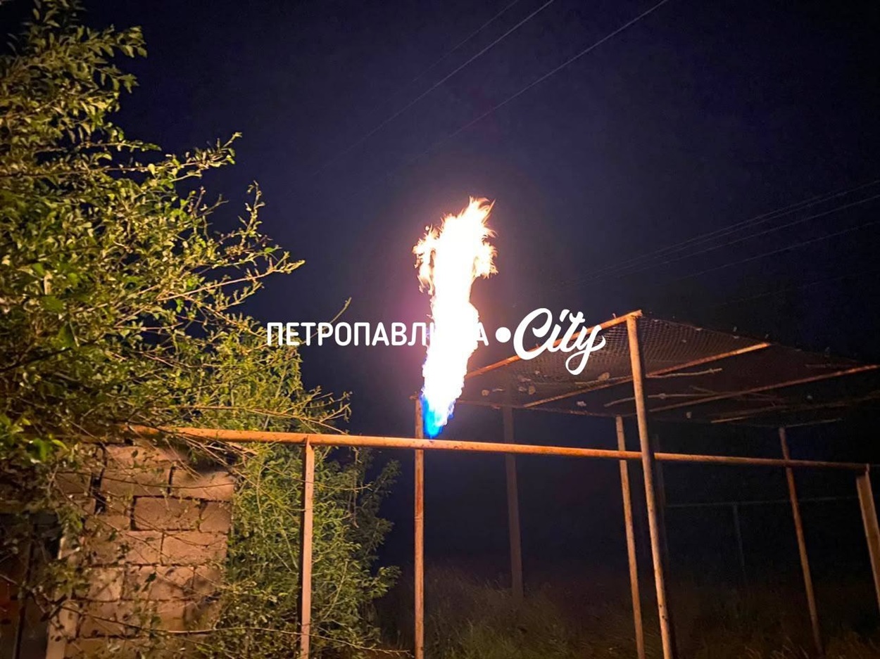 У селі Троїцьке ворожий дрон пошкодив газогін: є поранені