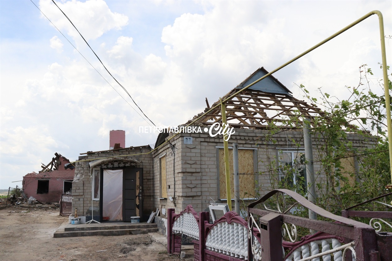 Де ранок починається з КАБів: як виживає прифронтова Васильківка (ВІДЕО)
