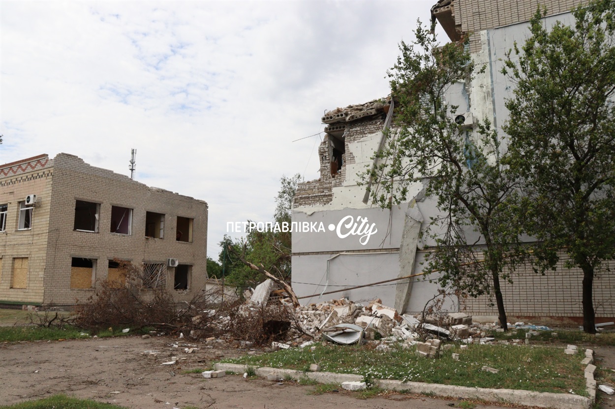 Де ранок починається з КАБів: як виживає прифронтова Васильківка (ВІДЕО)