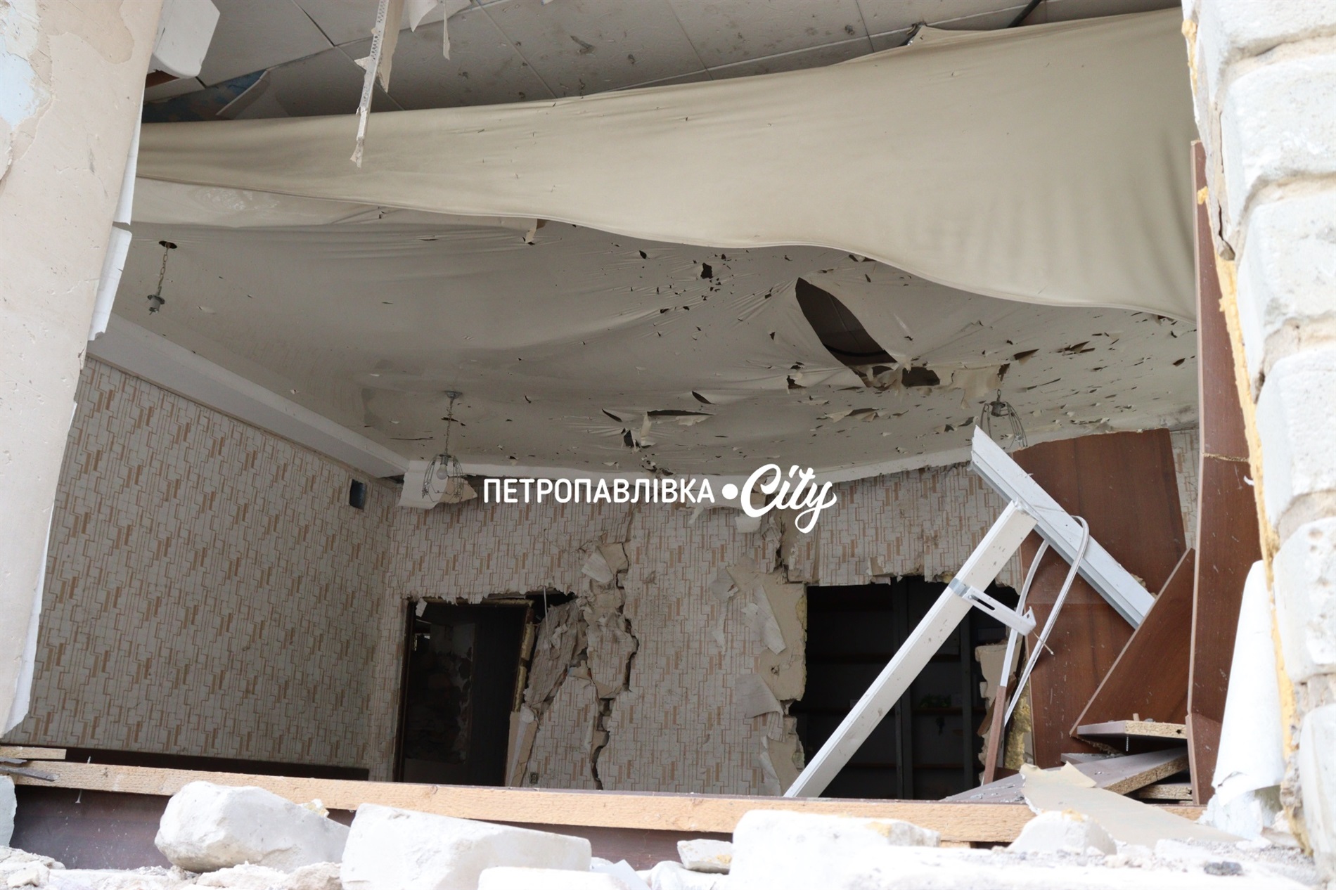Де ранок починається з КАБів: як виживає прифронтова Васильківка (ВІДЕО)